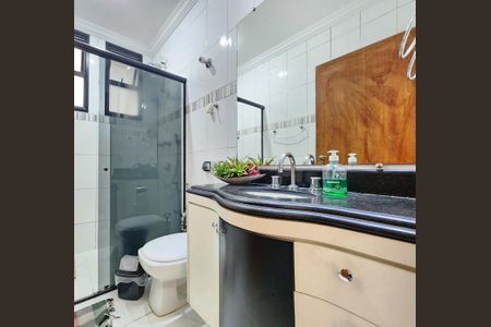 Casa à venda com 360m², 5 quartos e 4 vagas Casa à venda com 360m², 5 quartos e 4 vagasBanheiro da Suíte 2