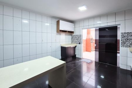 Casa à venda com 160m², 2 quartos e 2 vagas Casa à venda com 160m², 2 quartos e 2 vagasCozinha