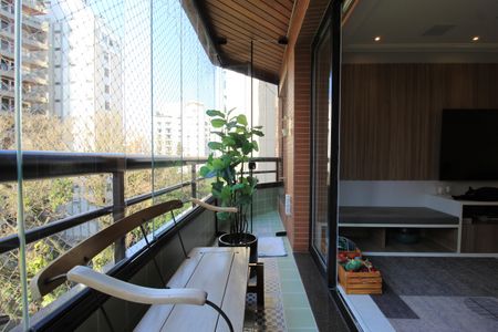 Varanda de apartamento à venda com 3 quartos, 167m² em Vila Nova Conceição, São Paulo