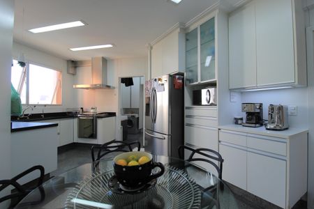 Apartamento à venda com 167m², 3 quartos e 3 vagasCozinha