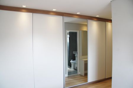 Apartamento à venda com 71m², 2 quartos e 2 vagasSuíte