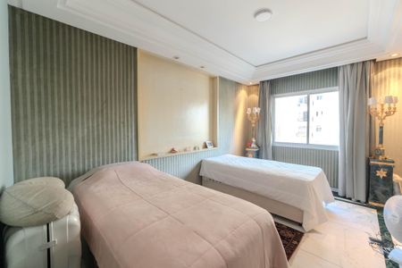 Apartamento à venda com 275m², 3 quartos e 4 vagasSuíte 2