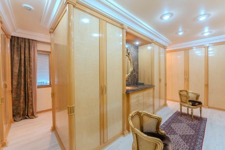 Apartamento à venda com 275m², 3 quartos e 4 vagasSuíte 1 - Closet