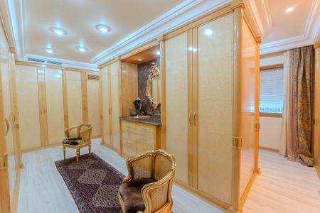 Apartamento à venda com 275m², 3 quartos e 4 vagasSuíte 1 - Closet