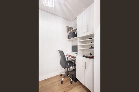 Apartamento à venda com 130m², 4 quartos e 2 vagasEscritório