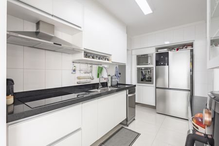 Apartamento à venda com 130m², 4 quartos e 2 vagasCozinha