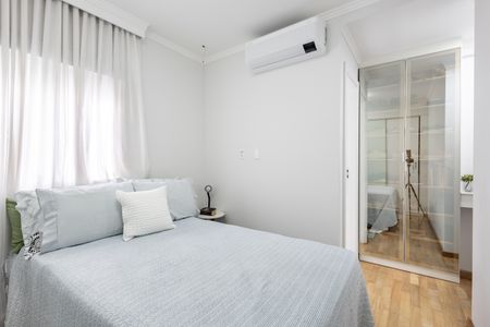Apartamento à venda com 130m², 4 quartos e 2 vagasQuarto
