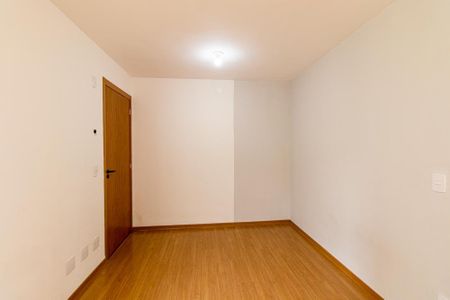Sala de apartamento para alugar com 2 quartos, 43m² em Santa Cândida, Curitiba