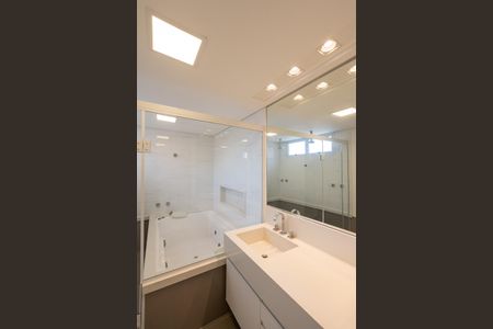 Casa à venda com 270m², 3 quartos e 2 vagasBanheiro da Suíte