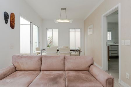 Casa à venda com 224m², 3 quartos e 2 vagasSala