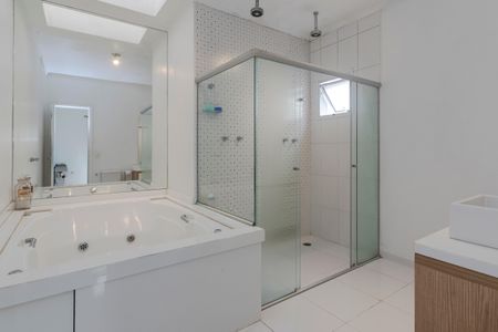 Casa à venda com 224m², 3 quartos e 2 vagasBanheiro da Suíte 1