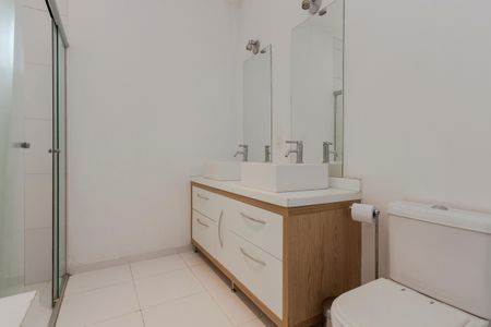 Casa à venda com 224m², 3 quartos e 2 vagasBanheiro da Suíte 1