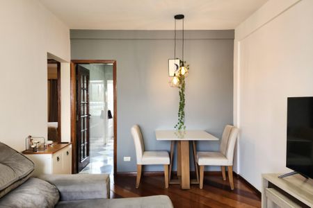 Apartamento à venda com 63m², 2 quartos e 1 vaga Apartamento à venda com 63m², 2 quartos e 1 vagaSala