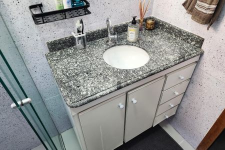 Apartamento à venda com 63m², 2 quartos e 1 vaga Apartamento à venda com 63m², 2 quartos e 1 vagaBanheiro