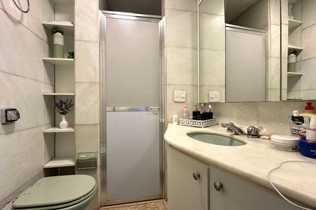 Apartamento à venda com 180m², 3 quartos e 1 vaga Apartamento à venda com 180m², 3 quartos e 1 vagaSuíte