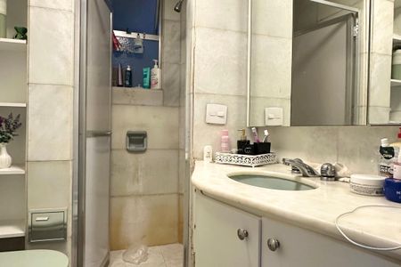 Apartamento à venda com 180m², 3 quartos e 1 vaga Apartamento à venda com 180m², 3 quartos e 1 vagaSuíte