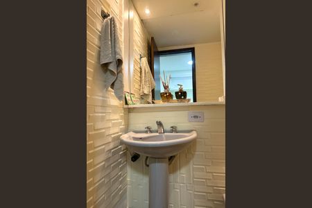 Apartamento à venda com 180m², 3 quartos e 1 vaga Apartamento à venda com 180m², 3 quartos e 1 vagaLavabo