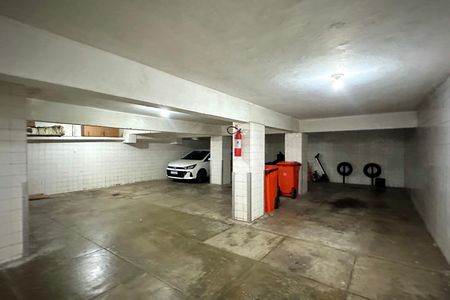Apartamento à venda com 180m², 3 quartos e 1 vaga Apartamento à venda com 180m², 3 quartos e 1 vagaGaragem