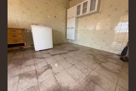 Casa à venda com 360m², 2 quartos e sem vaga
