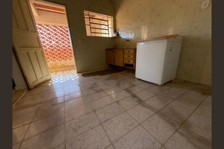 Casa à venda com 360m², 2 quartos e sem vaga