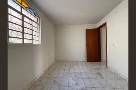 Casa à venda com 360m², 2 quartos e sem vaga