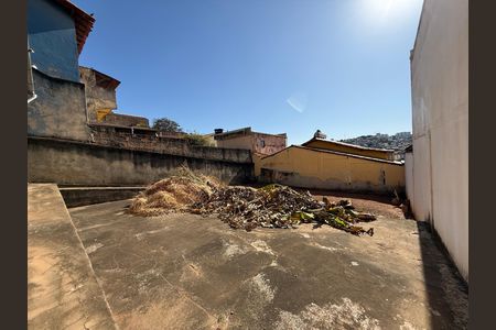 Casa à venda com 360m², 2 quartos e sem vaga