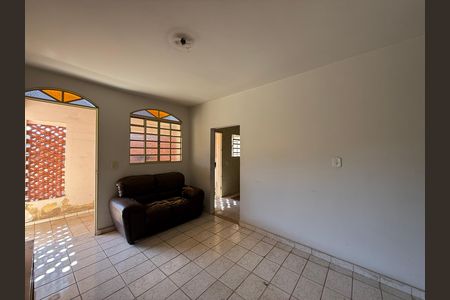 Casa à venda com 360m², 2 quartos e sem vaga