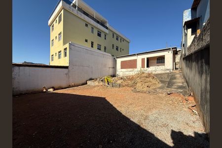 Casa à venda com 360m², 2 quartos e sem vaga