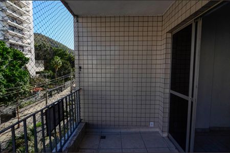 Apartamento à venda com 70m², 2 quartos e 1 vagaVaranda 