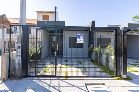 Casa à venda com 100m², 2 quartos e 1 vaga Casa à venda com 100m², 2 quartos e 1 vagaFachada