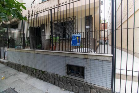 Plaquinha de apartamento para alugar com 2 quartos, 70m² em Icaraí, Niterói