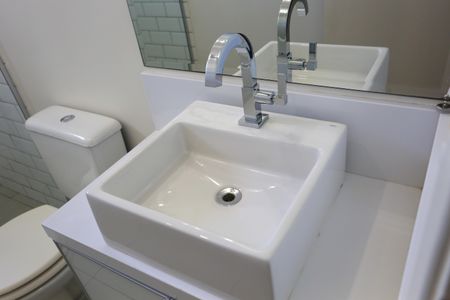 Apartamento à venda com 68m², 2 quartos e 1 vaga Apartamento à venda com 68m², 2 quartos e 1 vagaBanheiro