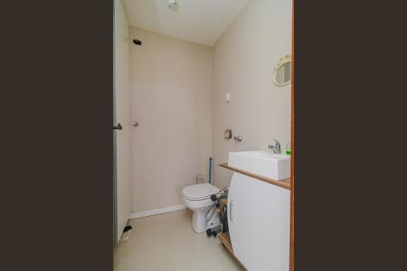 Apartamento à venda com 180m², 3 quartos e 2 vagasBanheiro de Serviço