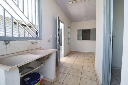 Casa para alugar com 76m², 2 quartos e sem vagaÁrea de Serviço
