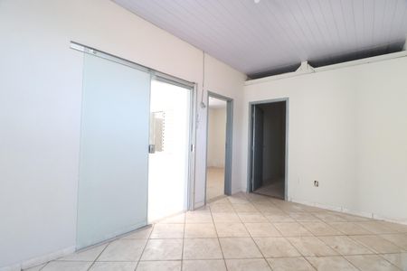 Sala de casa para alugar com 2 quartos, 76m² em Presidente Roosevelt, Uberlândia