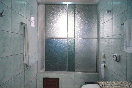 Casa à venda com 196m², 2 quartos e 2 vagasBanheiro da Suíte