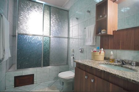 Casa à venda com 196m², 2 quartos e 2 vagasBanheiro da Suíte