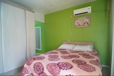 Casa à venda com 196m², 2 quartos e 2 vagasSuíte