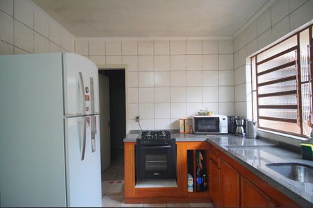 Casa à venda com 196m², 2 quartos e 2 vagasCozinha