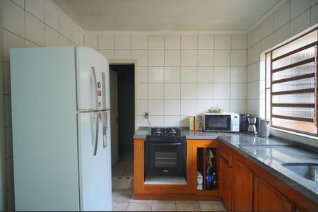 Casa à venda com 196m², 2 quartos e 2 vagasCozinha