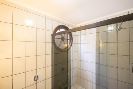 Casa à venda com 352m², 4 quartos e 3 vagas Casa à venda com 352m², 4 quartos e 3 vagasBanheiro Social