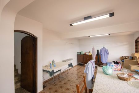 Casa à venda com 352m², 4 quartos e 3 vagas Casa à venda com 352m², 4 quartos e 3 vagasQuarto 3