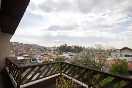 Casa à venda com 352m², 4 quartos e 3 vagas Casa à venda com 352m², 4 quartos e 3 vagasVaranda da Suíte 6