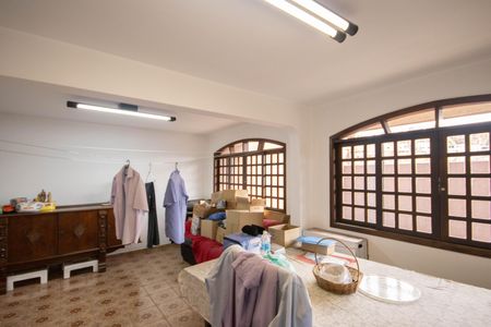 Casa à venda com 352m², 4 quartos e 3 vagas Casa à venda com 352m², 4 quartos e 3 vagasQuarto 3