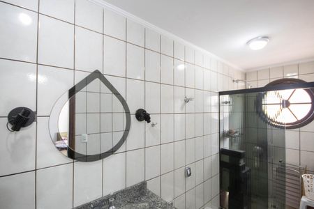 Casa à venda com 352m², 4 quartos e 3 vagas Casa à venda com 352m², 4 quartos e 3 vagasBanheiro da Suíte 5