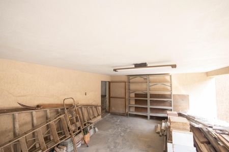 Casa à venda com 352m², 4 quartos e 3 vagas Casa à venda com 352m², 4 quartos e 3 vagasQuintal