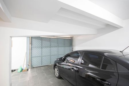 Casa à venda com 352m², 4 quartos e 3 vagas Casa à venda com 352m², 4 quartos e 3 vagasGaragem