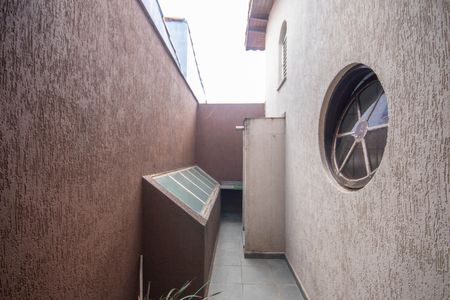 Casa à venda com 352m², 4 quartos e 3 vagas Casa à venda com 352m², 4 quartos e 3 vagasVaranda da Suíte 6