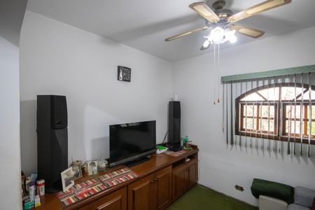 Casa à venda com 352m², 4 quartos e 3 vagas Casa à venda com 352m², 4 quartos e 3 vagasSala