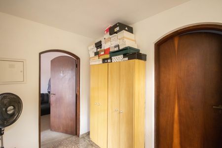 Casa à venda com 352m², 4 quartos e 3 vagas Casa à venda com 352m², 4 quartos e 3 vagasQuarto 1